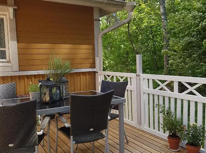 Hirsihuvila, Sauna Ja Kylpyamme, Levollista Olemista Villa Loppi